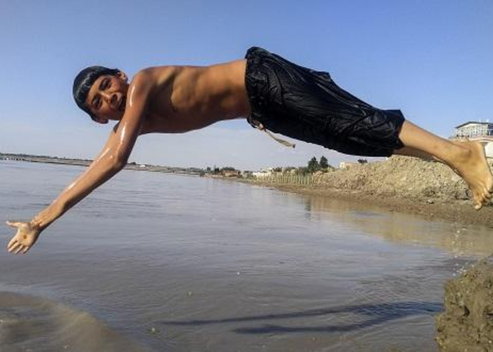 Artist: Reza Heidari Shahbidak 