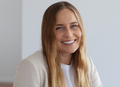 420x290 Holly Rankin.png